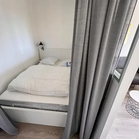 Comfortable In A Private With Gated Parking Apartment *